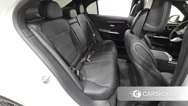 Mercedes-Benz C-Class W205 2022 Белый из Кореи, фото 2