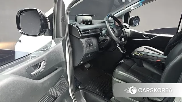 Hyundai Staria 2023 Белый из Кореи, фото 2