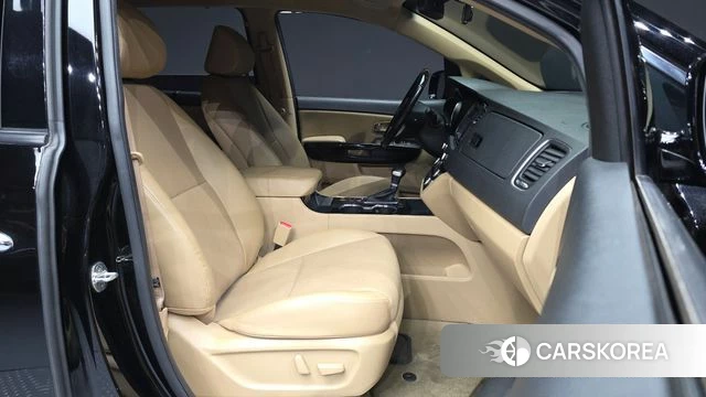 Kia The New Carnival 2019 Черный из Кореи, фото 2