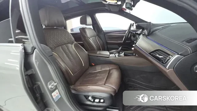 BMW 6 Series GT (G32) 2021 Серебристо-серый из Кореи, фото 2