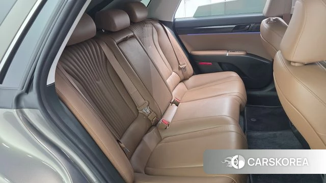 Hyundai Grandeur Hybrid (GN7) 2023 Серебристо-серый из Кореи, фото 2