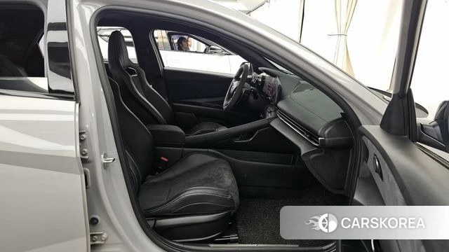 Hyundai Avante (CN7) 2021 Серебристо-серый из Кореи, фото 2