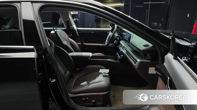 Hyundai Grandeur Hybrid (GN7) 2023 Черный из Кореи, фото 2