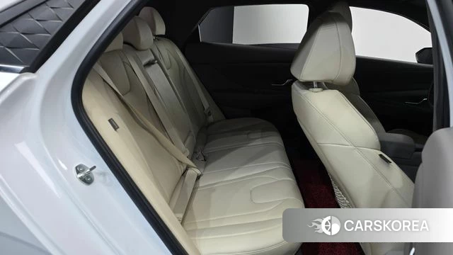 Hyundai The New Avante (CN7) 2024 Белый из Кореи, фото 2