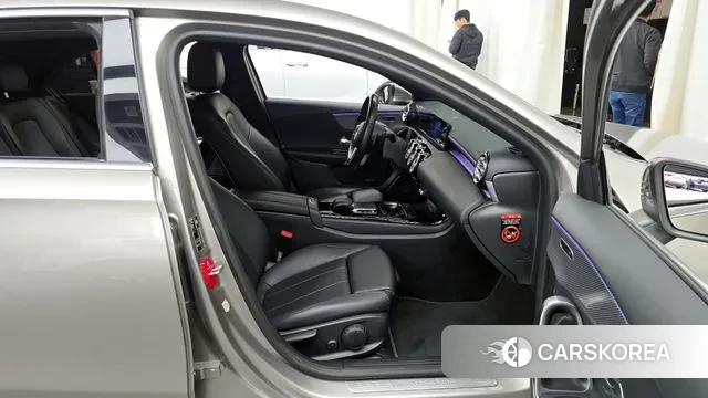 Mercedes-Benz A-Class W177 2021 Песочный из Кореи, фото 2