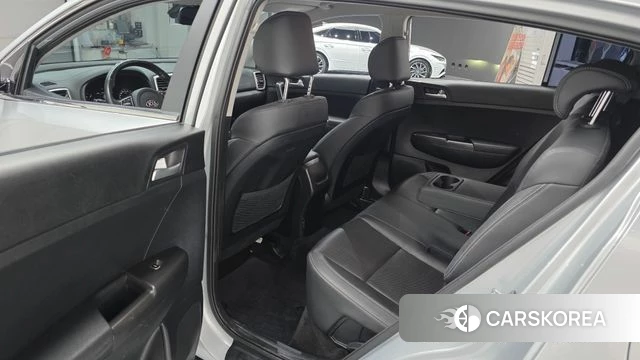 Kia Sportage The Bold 2021 Серебряный из Кореи, фото 2