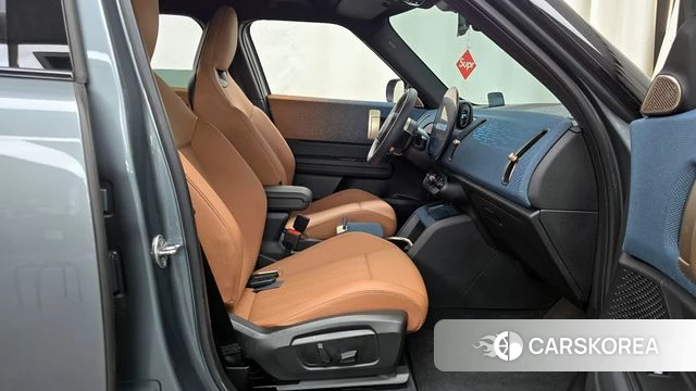 Mini Cooper S Countryman 2024 Цвет галактики из Кореи, фото 2