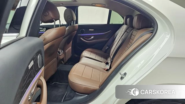 Mercedes-Benz E-Class W213 2019 Белый из Кореи, фото 2