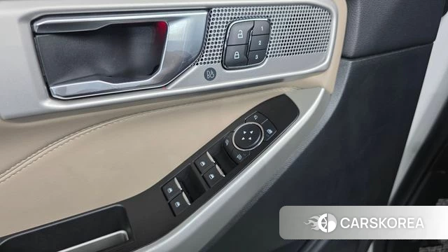 Ford Explorer 6th Generation 2021 Белый из Кореи, фото 2