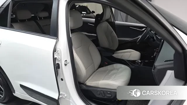 Kia Di Ol Nu Niro 2022 Белый из Кореи, фото 2