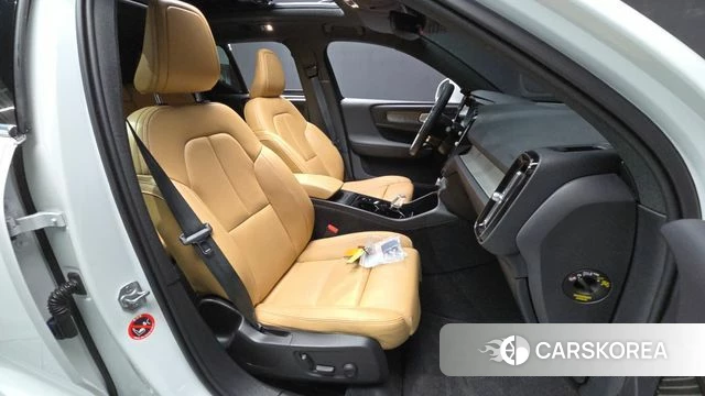 Volvo XC40 2021 Белый из Кореи, фото 2