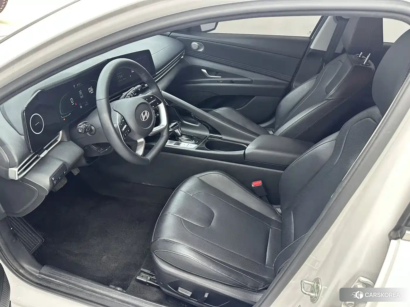 Hyundai Elantra 2023 Белый из Китая, фото 2