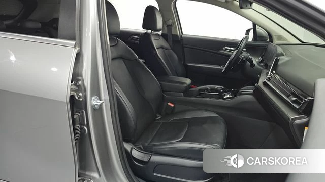 Kia Sportage 5th Generation Hybrid 2023 Серебристо-серый из Кореи, фото 2