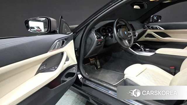 BMW 4 Series (G22) 2021 Черный из Кореи, фото 2
