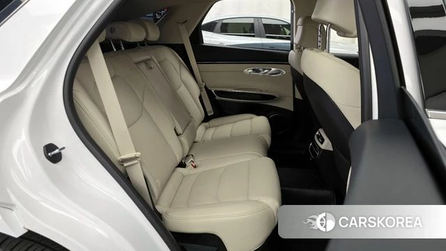 Genesis GV70 2023 Белый из Кореи, фото 2