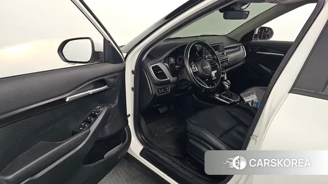 Kia Seltos 2022 Белый из Кореи, фото 2