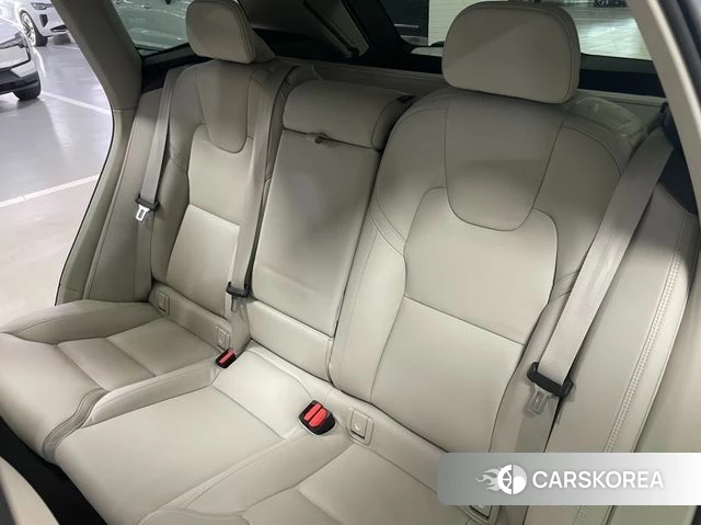 Volvo XC60 second Generation 2026 Серый из Кореи, фото 2