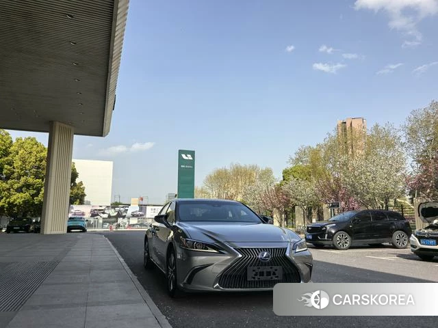 Lexus ES 2020 Серебристо-серый из Китая, фото 2