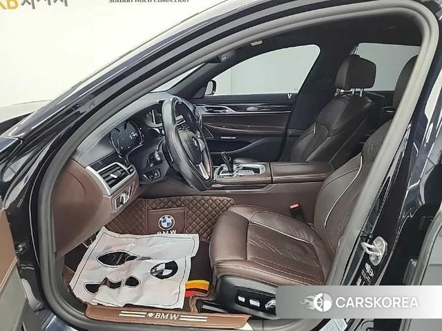 BMW 7 Series (G11) 2018 Черный из Кореи, фото 2