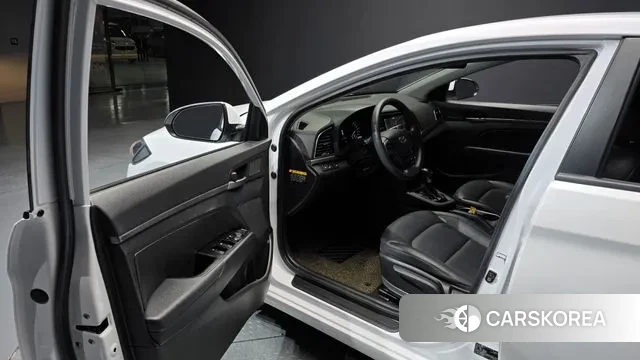 Hyundai Avante AD 2018 Белый из Кореи, фото 2