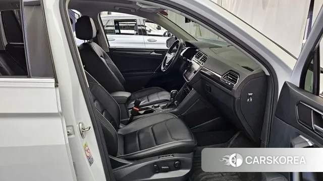 Volkswagen Tiguan second Generation 2018 Белый из Кореи, фото 2