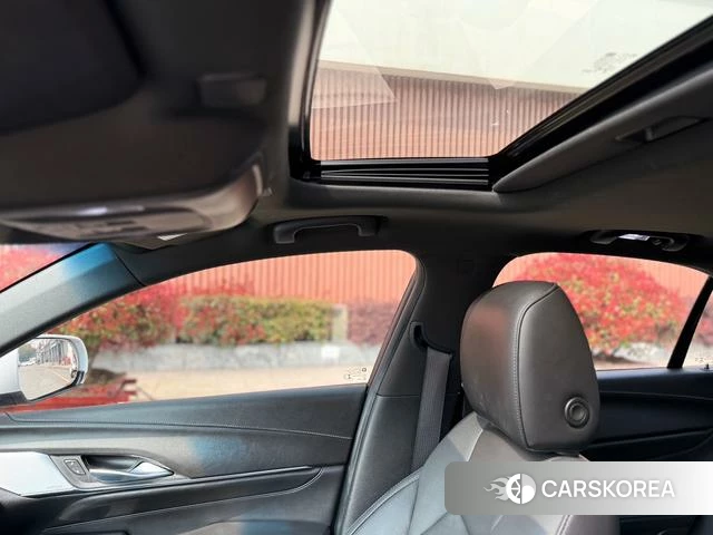 Cadillac CT4 2022 Белый из Китая, фото 2