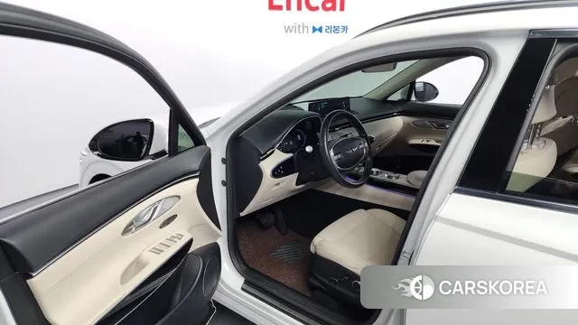 Genesis GV70 2023 Белый из Кореи, фото 2