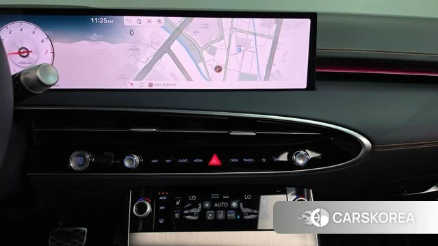 Genesis GV70 2024 Белый из Кореи, фото 2