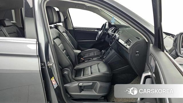 Volkswagen Tiguan second Generation 2020 Серый из Кореи, фото 2