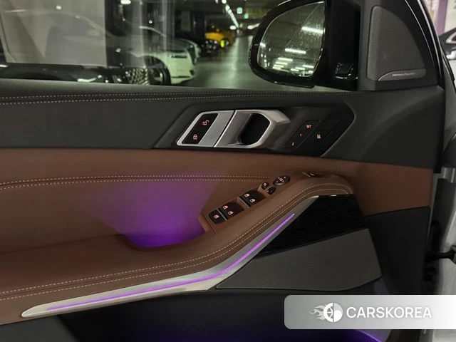 BMW X5 (G05) 2023 Серебристо-серый из Кореи, фото 2