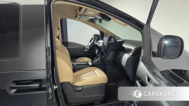 Hyundai Staria 2022 Черный из Кореи, фото 2