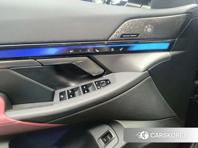 BMW 5 series 2024 Черный из Китая, фото 2