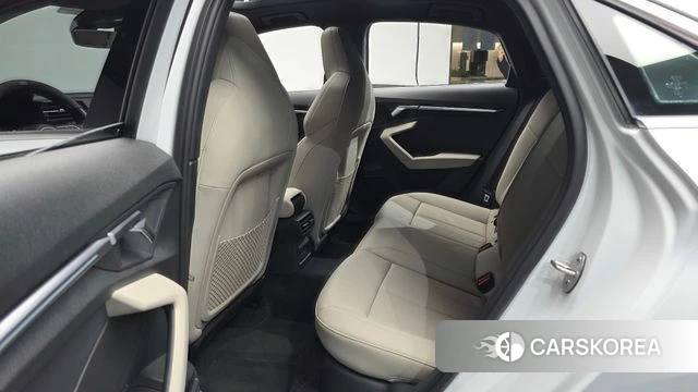 Audi A3 (8Y) 2024 Белый из Кореи, фото 2