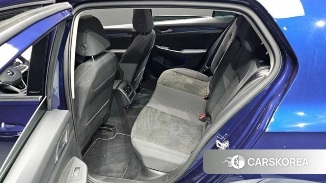 Volkswagen Golf 8th Generation 2023 Синий из Кореи, фото 2