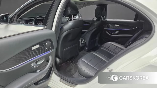 Mercedes-Benz E-Class W213 2020 Белый из Кореи, фото 2