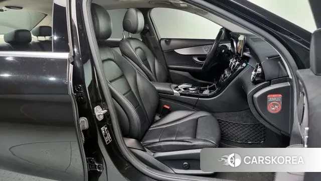 Mercedes-Benz C-Class W205 2018 Черный из Кореи, фото 2