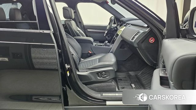 Land Rover Discovery 5 2022 Черный из Кореи, фото 2