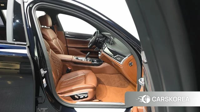 BMW 7 Series (G11) 2019 Черный из Кореи, фото 2