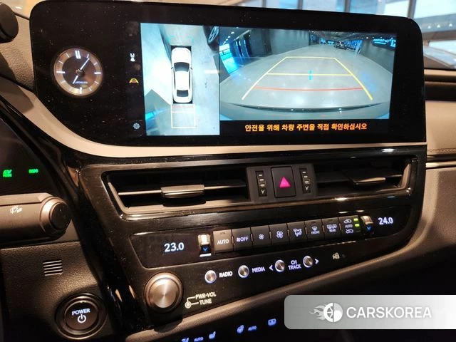Lexus ES300h 7th generation 2023 Черный из Кореи, фото 2