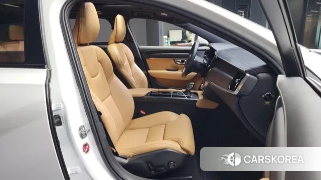 Volvo V90 Cross-Country 2019 Белый из Кореи, фото 2