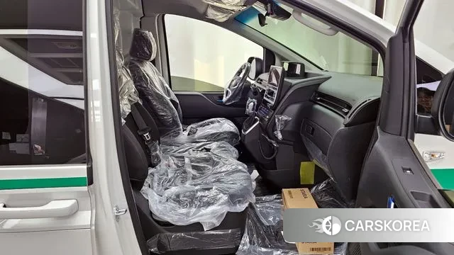 Hyundai Staria 2025 Белый из Кореи, фото 2