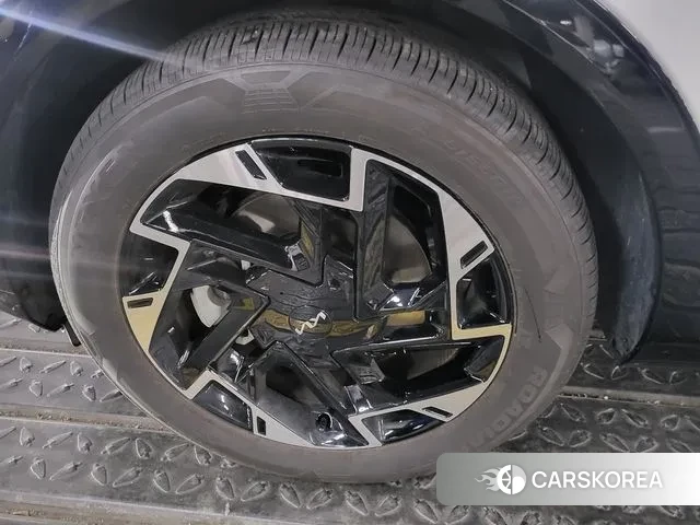 Kia Sportage 5th Generation 2023 Белый из Кореи, фото 2