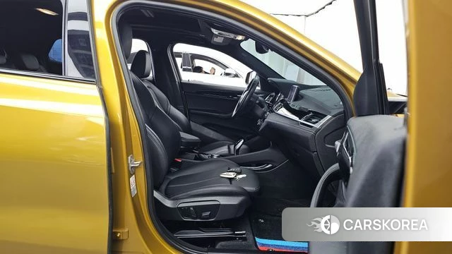 BMW X2 (F39) 2018 Золотой из Кореи, фото 2
