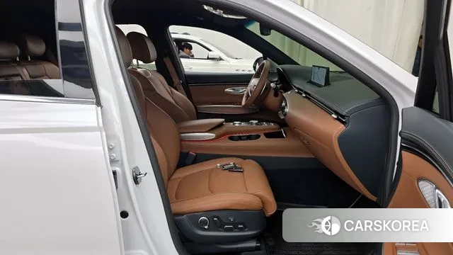 Genesis GV70 2024 Белый из Кореи, фото 2