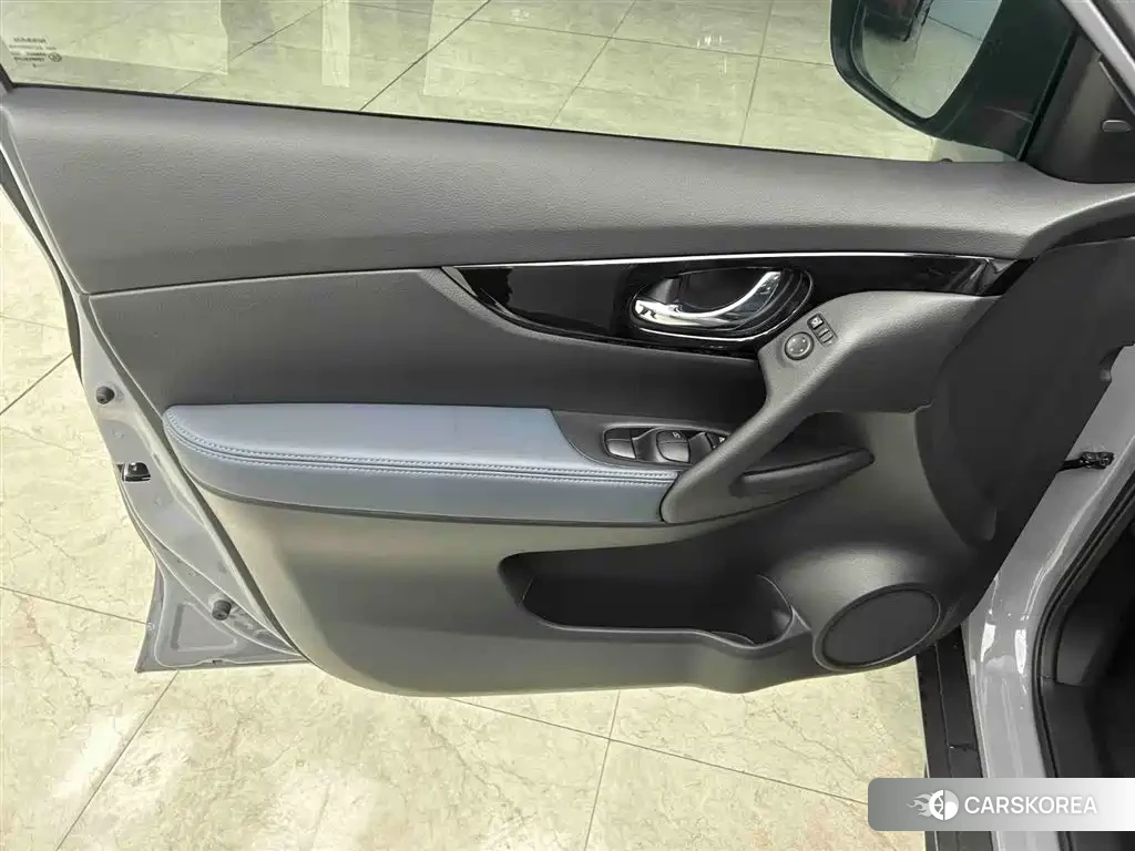 Nissan Qijun 2025 Silver/gray из Китая, фото 2