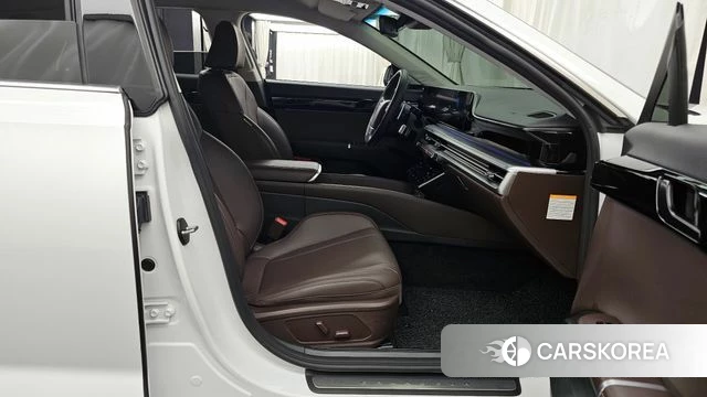 Hyundai Grandeur Hybrid (GN7) 2023 Белый из Кореи, фото 2