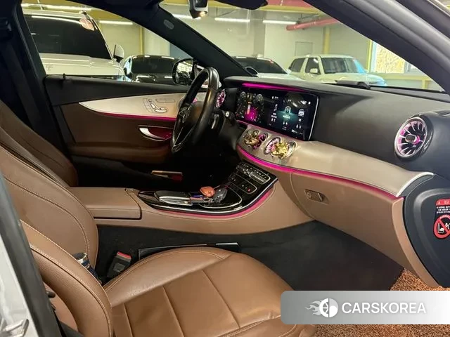 Mercedes-Benz E-Class W213 2021 Серебряный из Кореи, фото 2