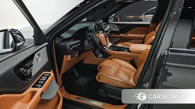 Lincoln Aviator 2nd generation 2021 Серый из Кореи, фото 2