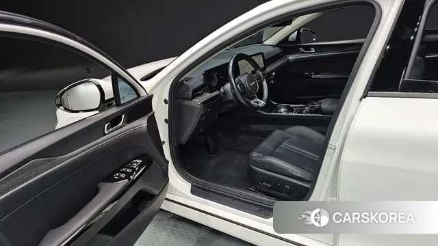 Kia The New K5 3rd generation 2023 Белый из Кореи, фото 2