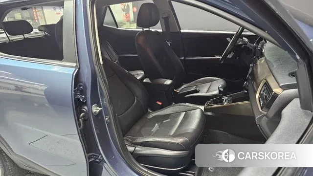 Kia Stonic 2018 Небесно-голубой из Кореи, фото 2